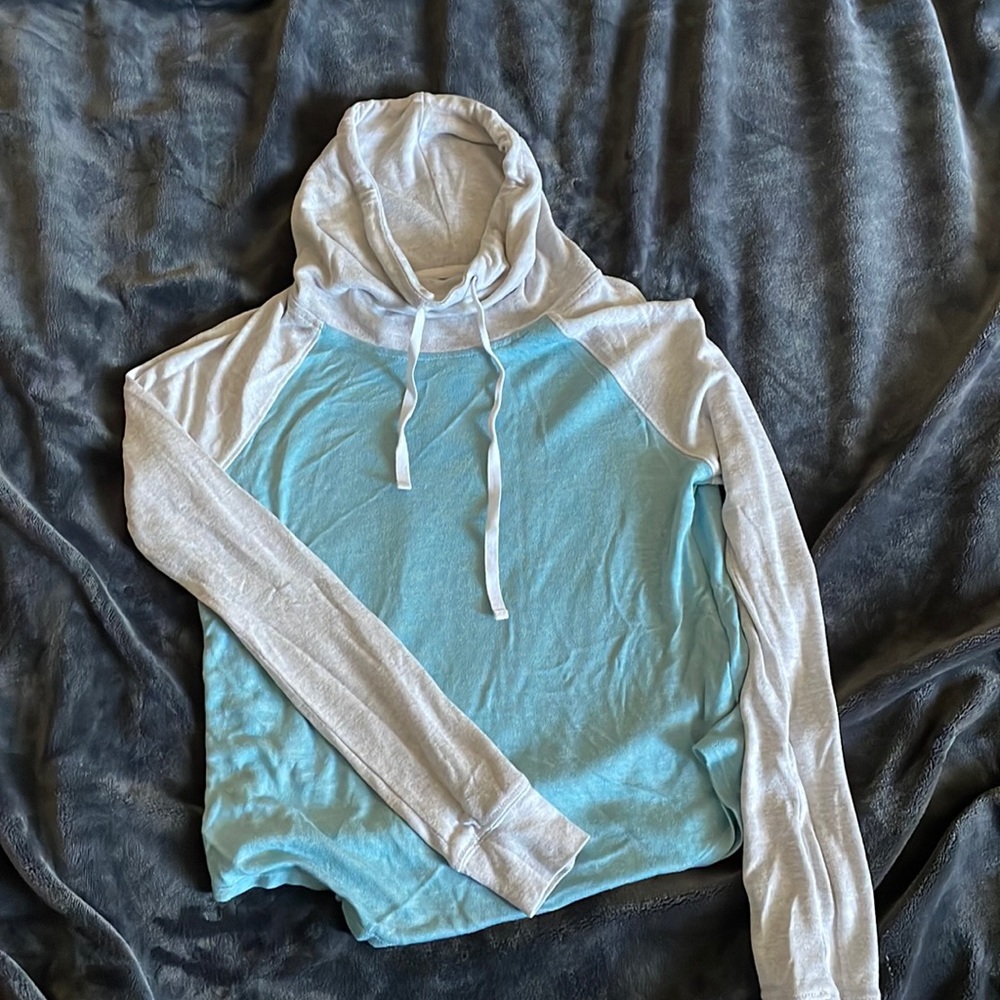 Light weight long sleeve shirt